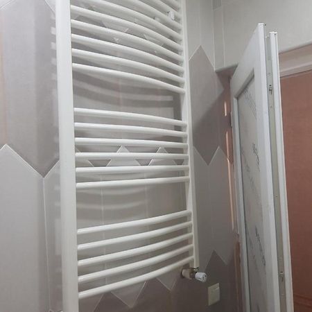 Solo Budget Apartment Tbilisi Luaran gambar
